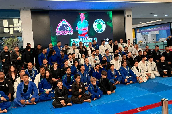 Alunos da Jacaré Team no tatame