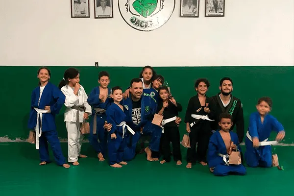 Equipe reunida após treino
